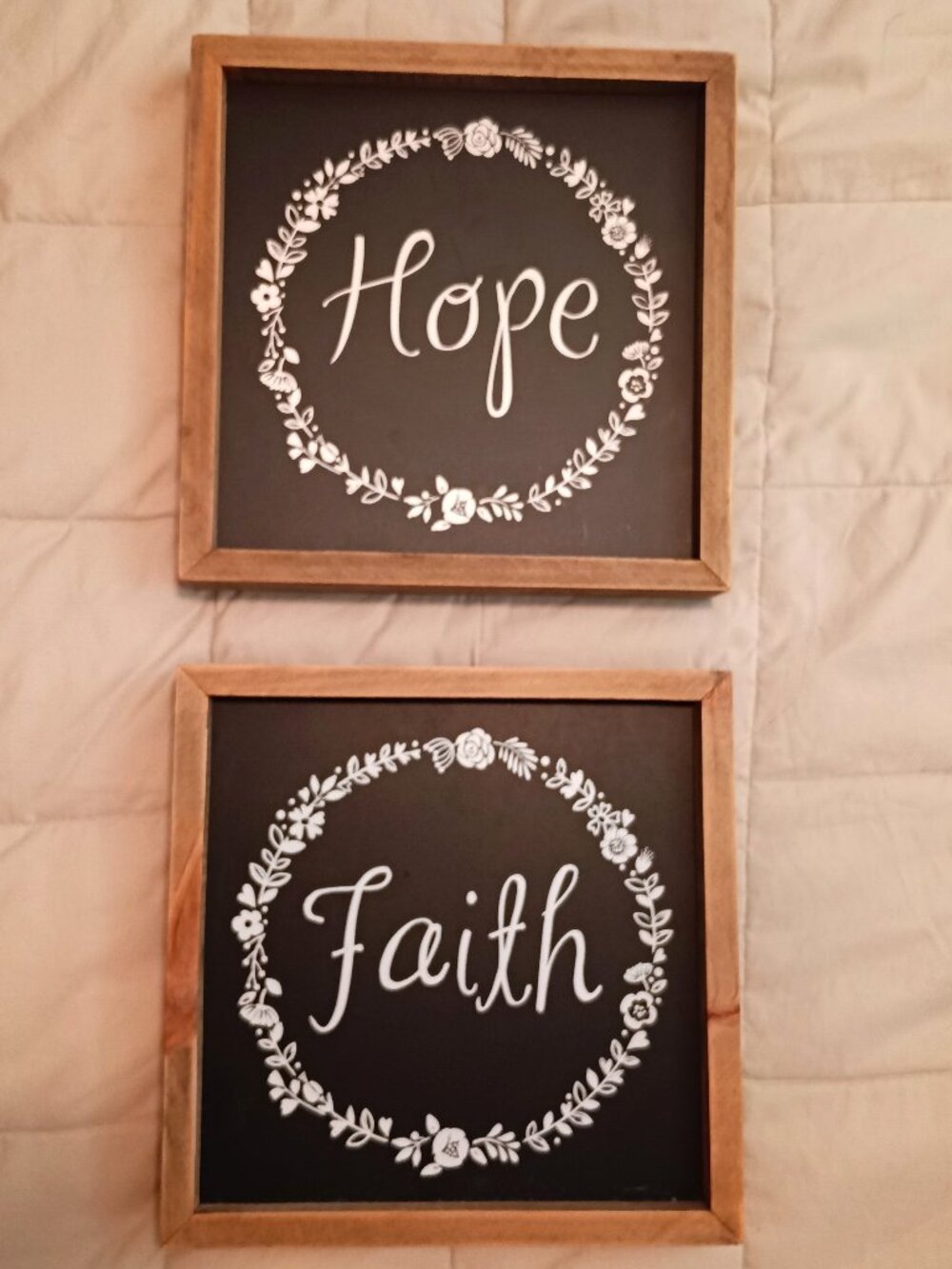 Hope and Faith Floral Wreath Wood Wall Decor Farmhouse Home Decor Lot of 2